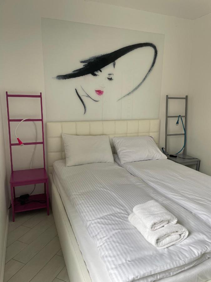 Lady - Victoria Residence By Oneapartments 소포트 외부 사진